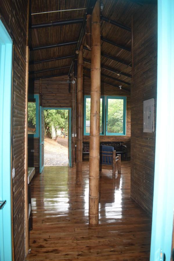 투리알바 Casa De Bambu 빌라 외부 사진